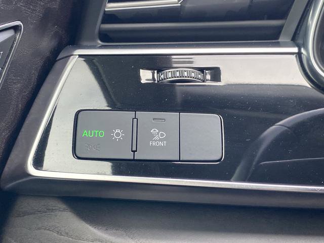 Used 2021 Audi Q8 Premium w/ Convenience Package image 27