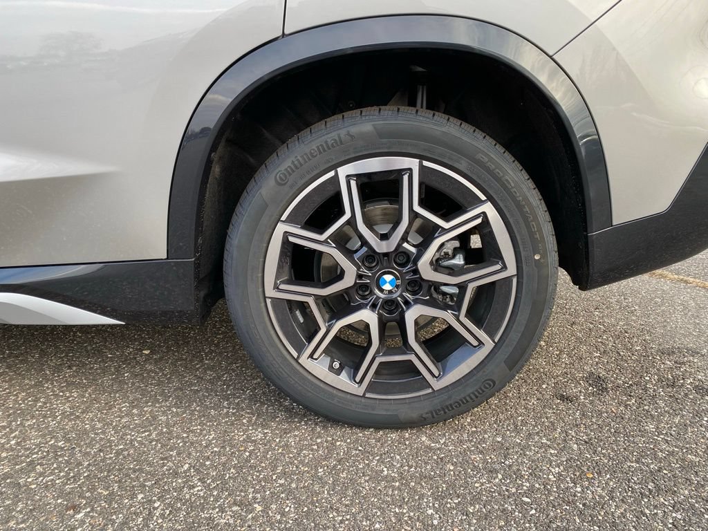 New 2026 BMW X1 xDrive28i w/ Technology Package AWD/4WD image 5