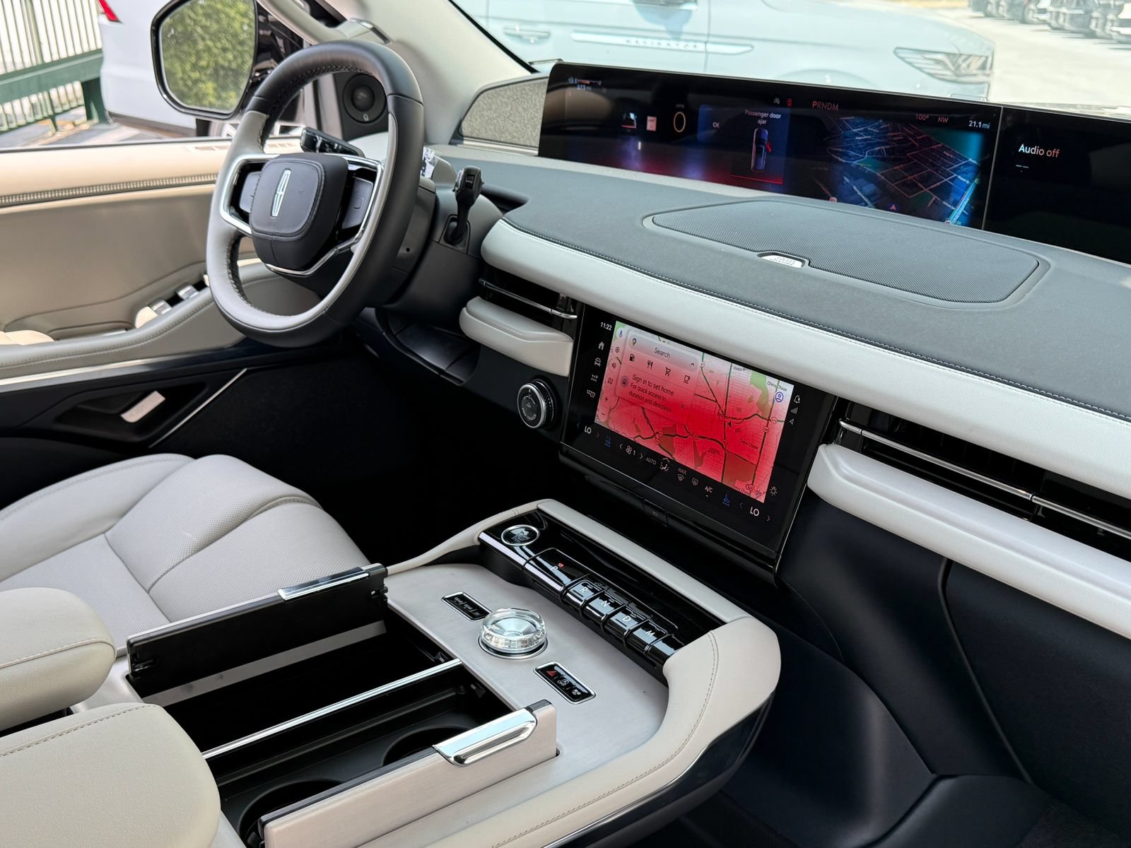 New 2026 Lincoln Navigator L Reserve AWD/4WD image 11