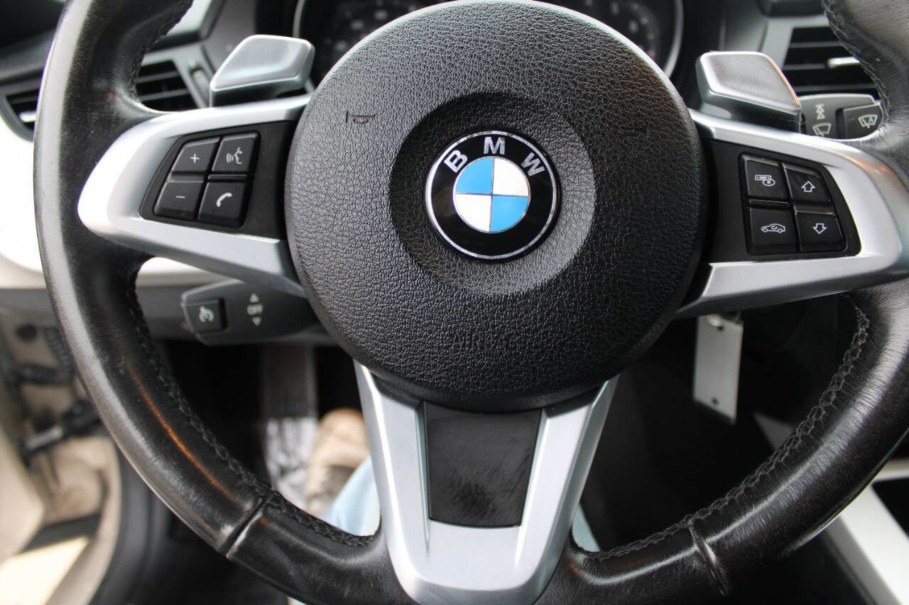Used 2010 BMW Z4 sDrive30i image 10