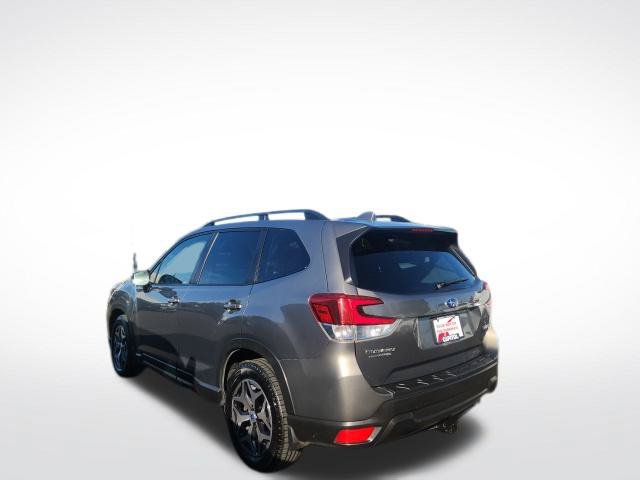 Used 2020 Subaru Forester Premium AWD/4WD image 3