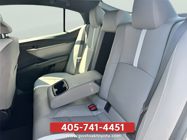 Used 2025 Toyota Camry SE FWD image 18