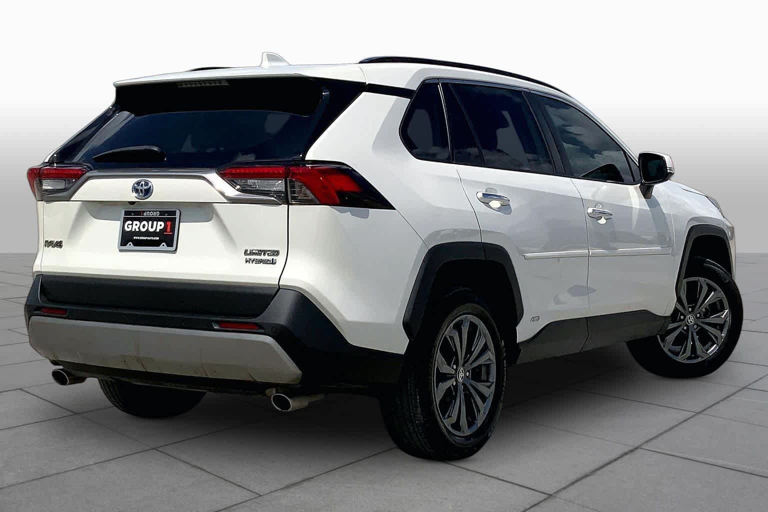 Used 2022 Toyota RAV4 Limited AWD/4WD image 13