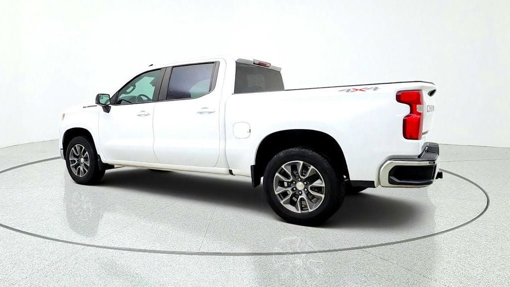 Used 2022 Chevrolet Silverado 1500 LT AWD/4WD image 7