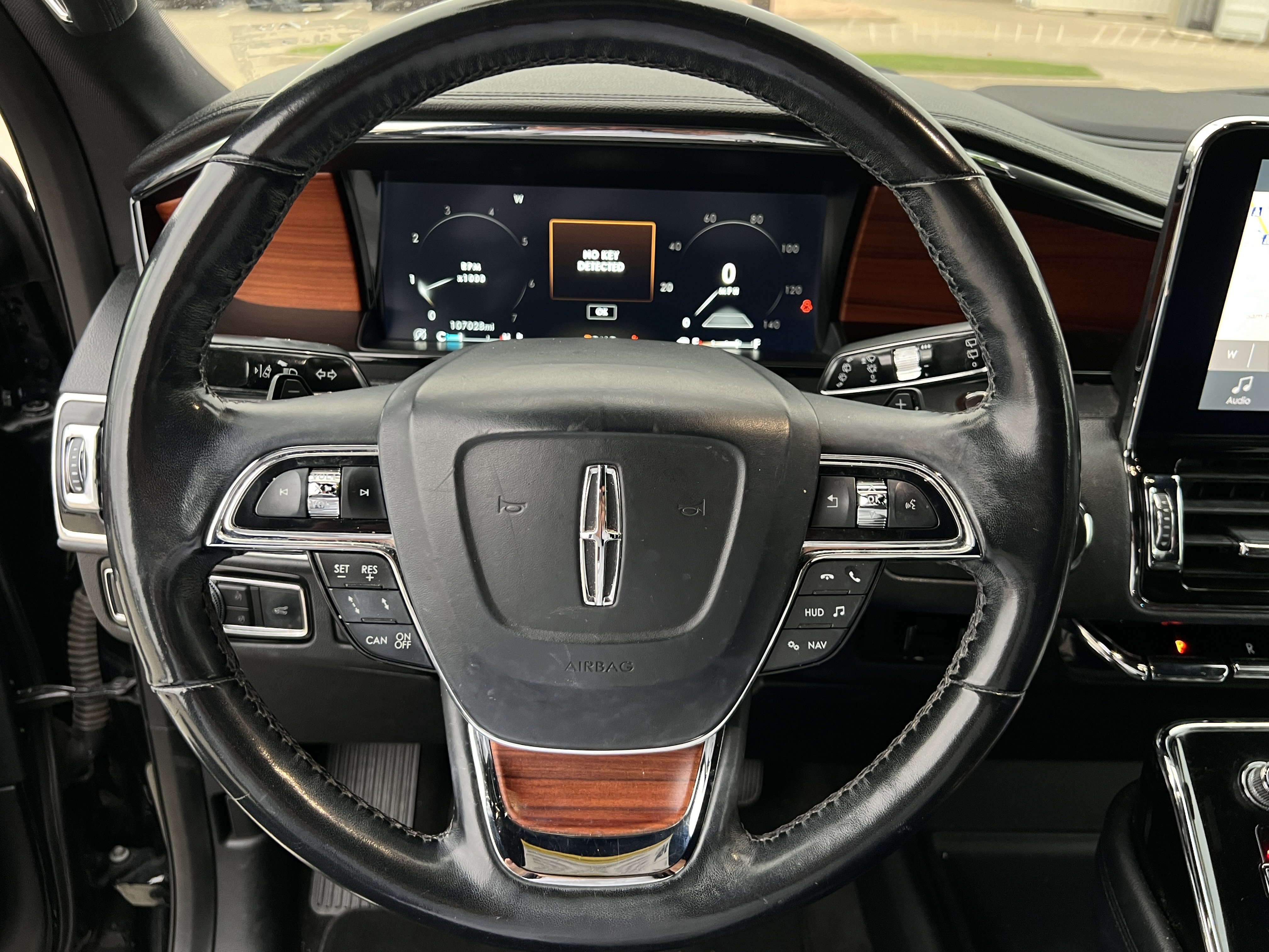 Used 2018 Lincoln Navigator L Reserve w/ Technology Package AWD/4WD image 9