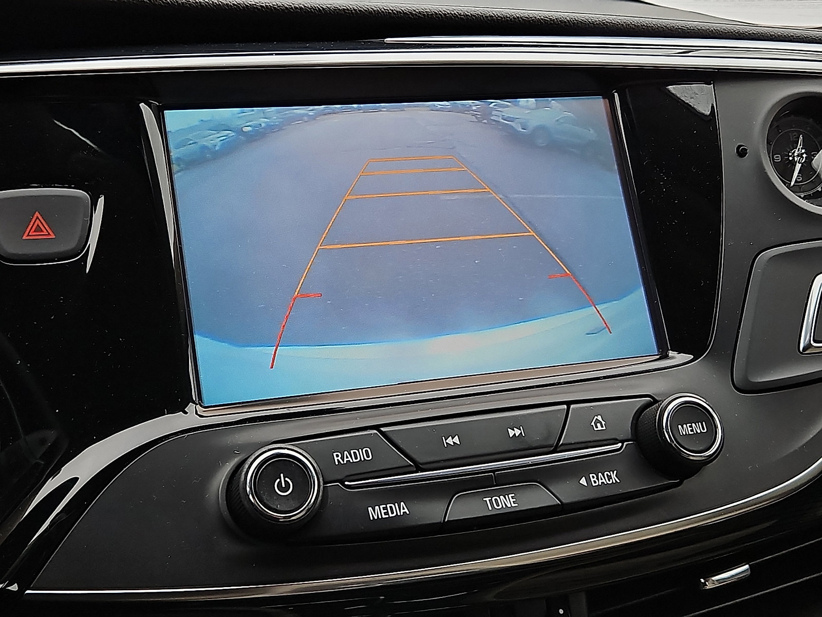 Used 2018 Buick Envision Essence image 17