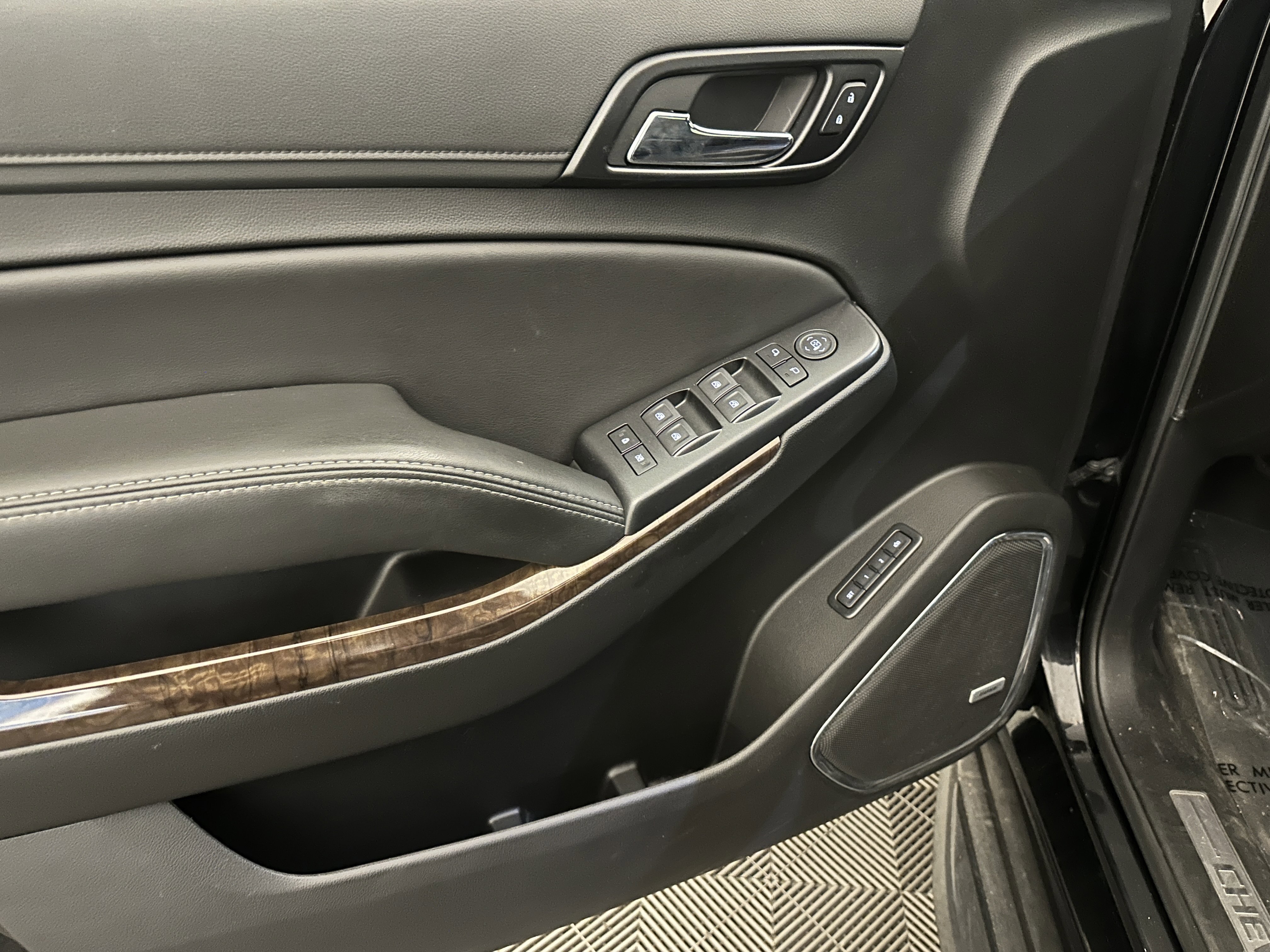 Used 2019 Chevrolet Tahoe LT image 32