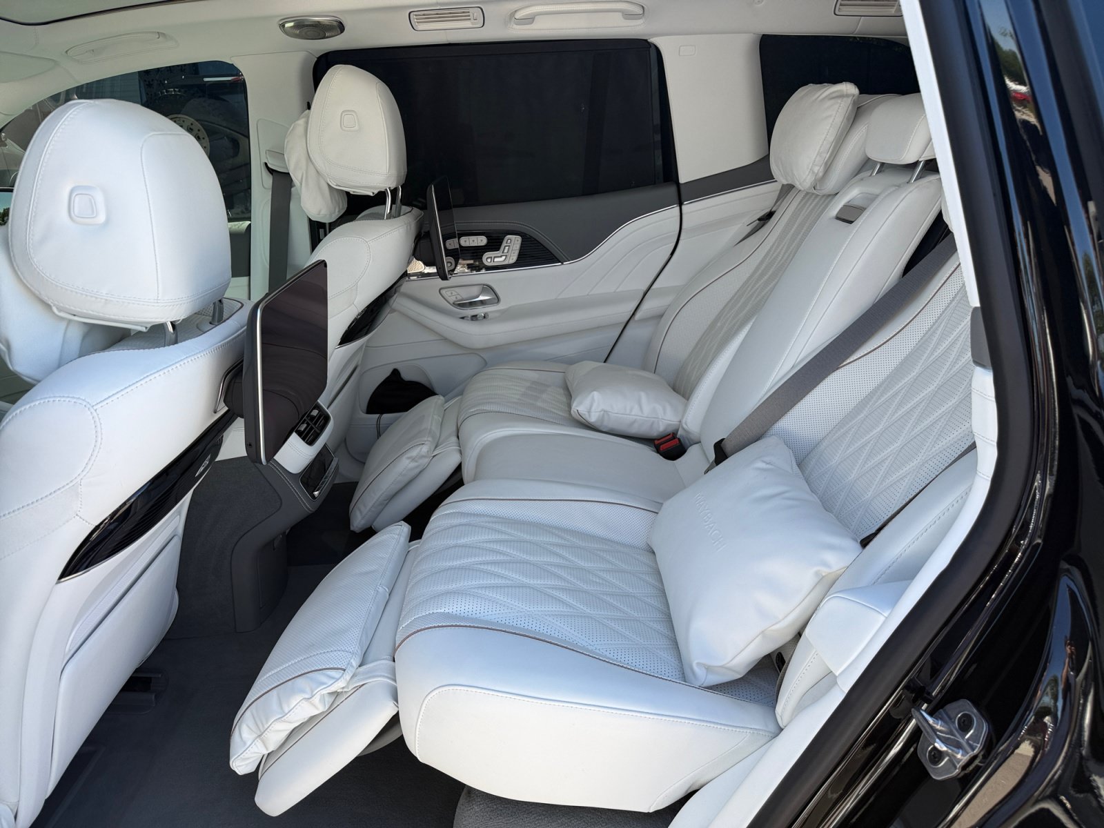 Certified 2026 Mercedes-Benz Maybach GLS 600 4MATIC image 17