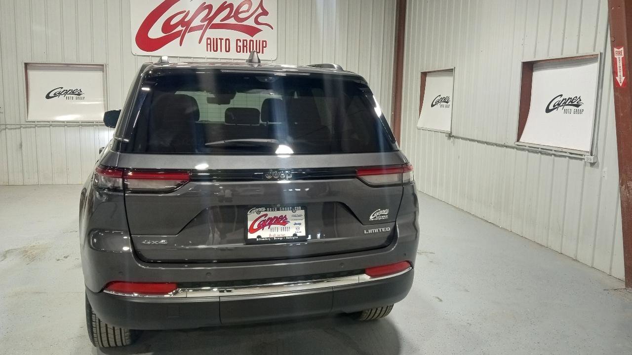 Used 2023 Jeep Grand Cherokee Limited w/ Luxury Tech Group II image 24