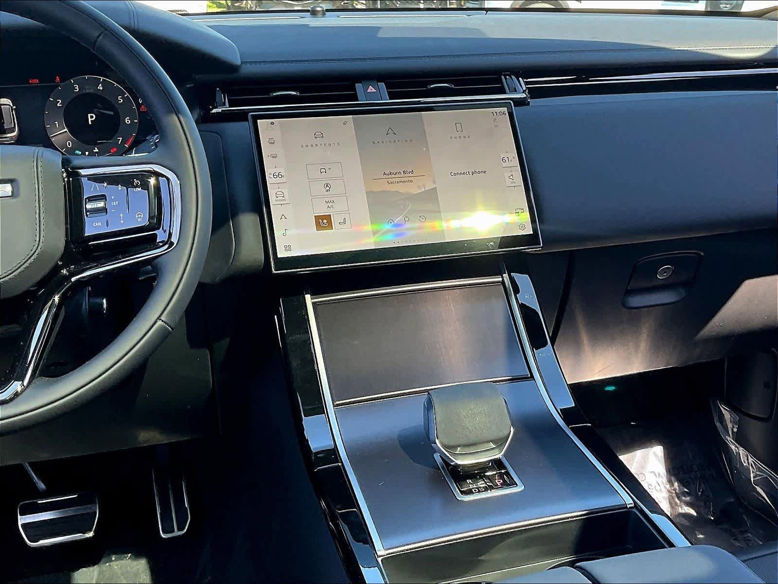New 2026 Land Rover Range Rover Velar Dynamic SE AWD/4WD image 9
