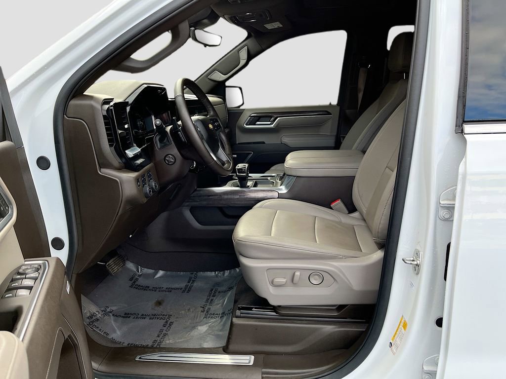 Used 2025 Chevrolet Silverado 1500 LTZ w/ Technology Package image 22