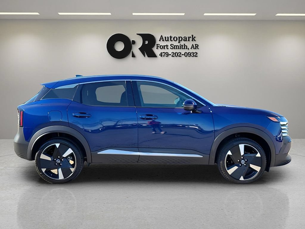 Used 2025 Nissan Kicks SR w/ SR Premium Package AWD/4WD image 6