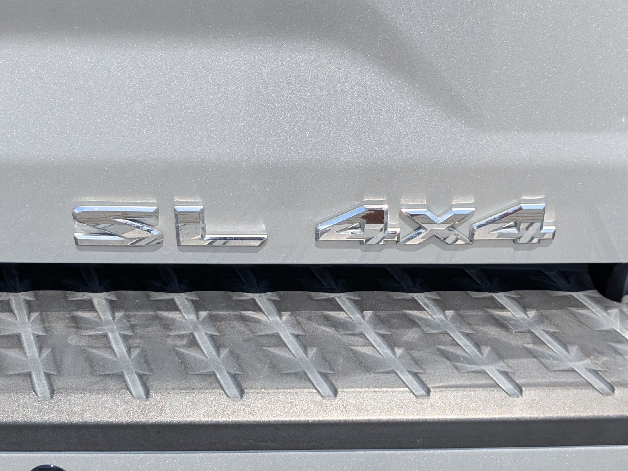 Used 2017 Nissan Titan SL AWD/4WD image 13