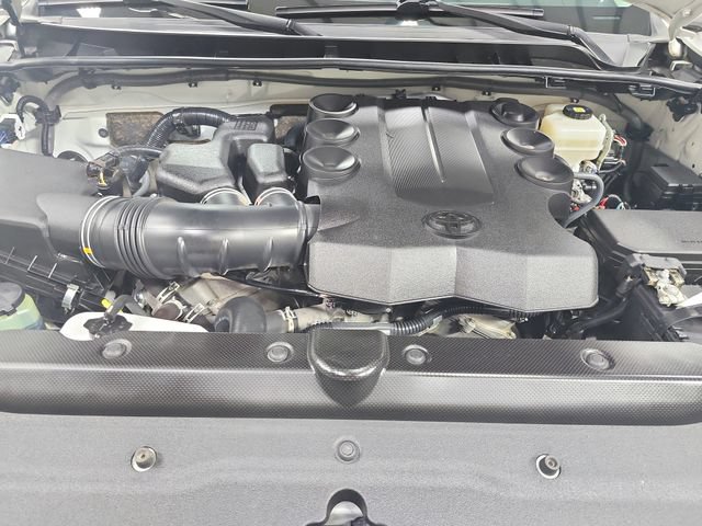 Used 2021 Toyota 4Runner TRD Off-Road AWD/4WD image 18
