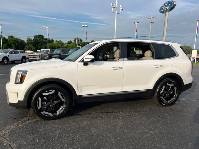 Used 2023 Kia Telluride S w/ S Sunroof Package AWD/4WD image 3