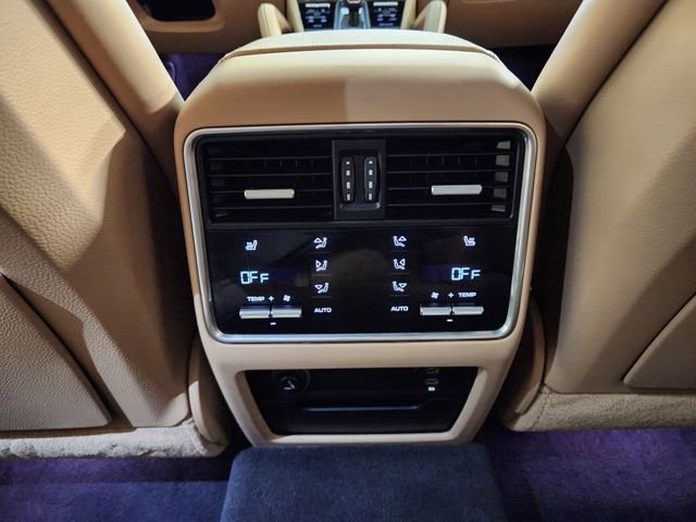 Used 2021 Porsche Cayenne AWD/4WD image 28