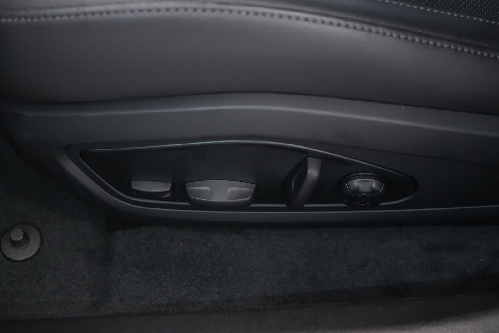 New 2026 Porsche Taycan 4S AWD/4WD image 25