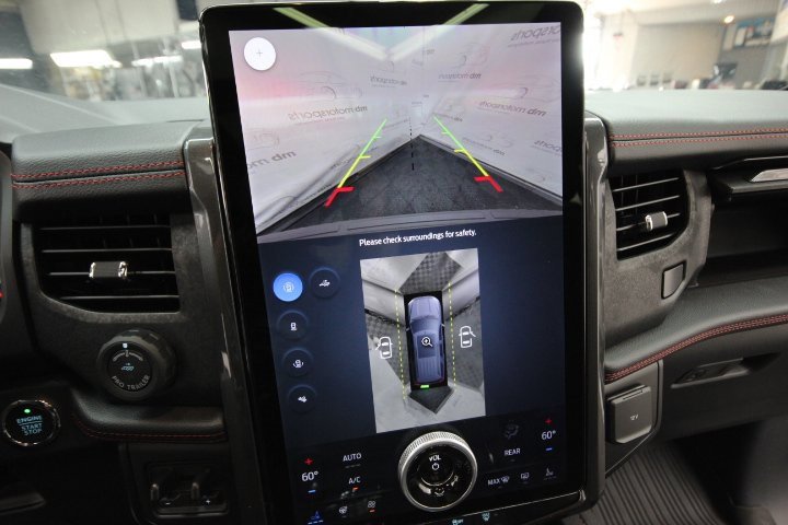 Used 2024 Ford Expedition Limited image 23