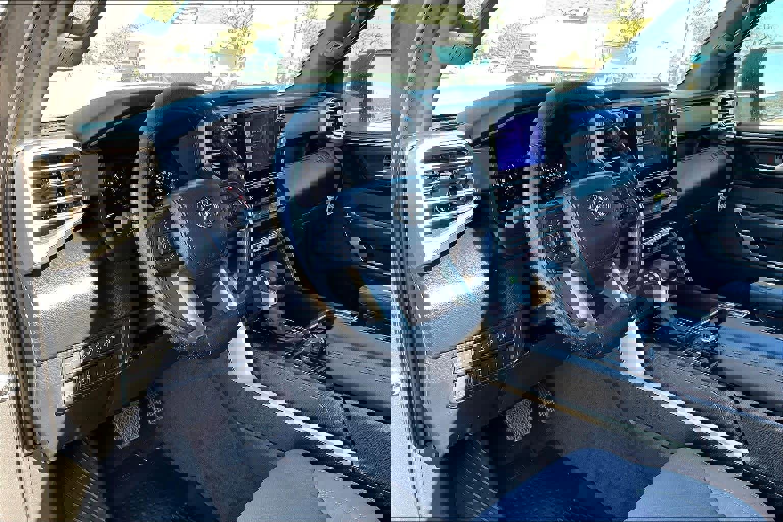 Used 2025 Toyota Tundra SR5 image 2