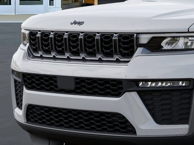 New 2026 Jeep Grand Cherokee Limited w/ Limited Altitude Package AWD/4WD image 11