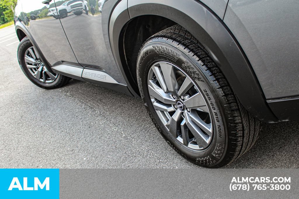 Used 2025 Nissan Pathfinder SV FWD image 15