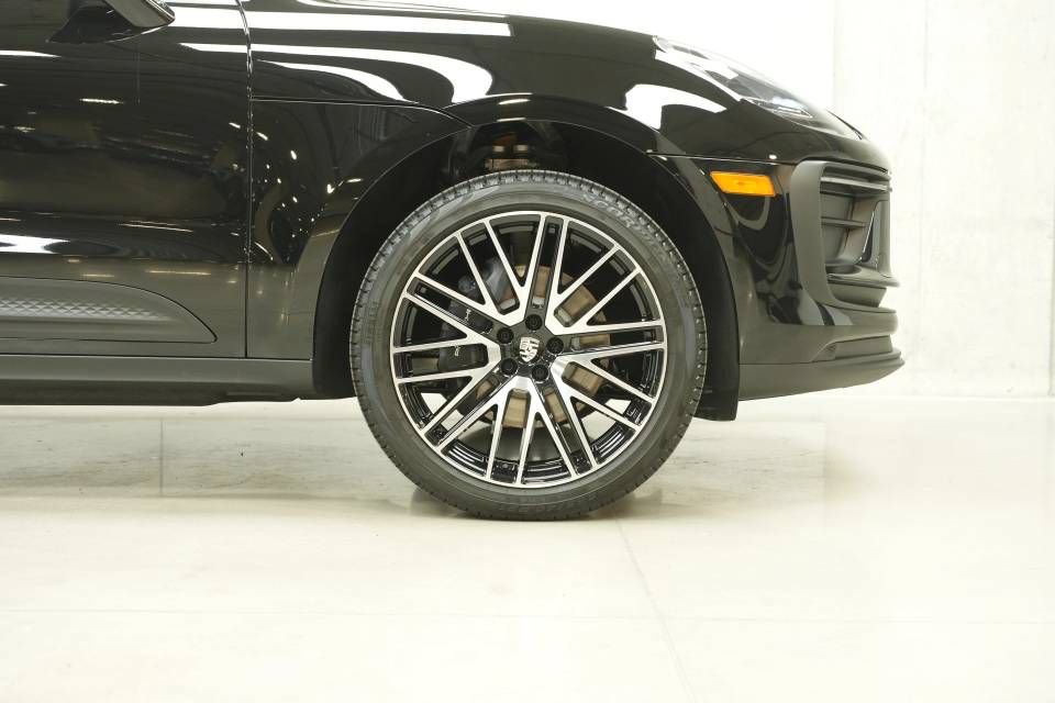 New 2026 Porsche Macan AWD/4WD image 43