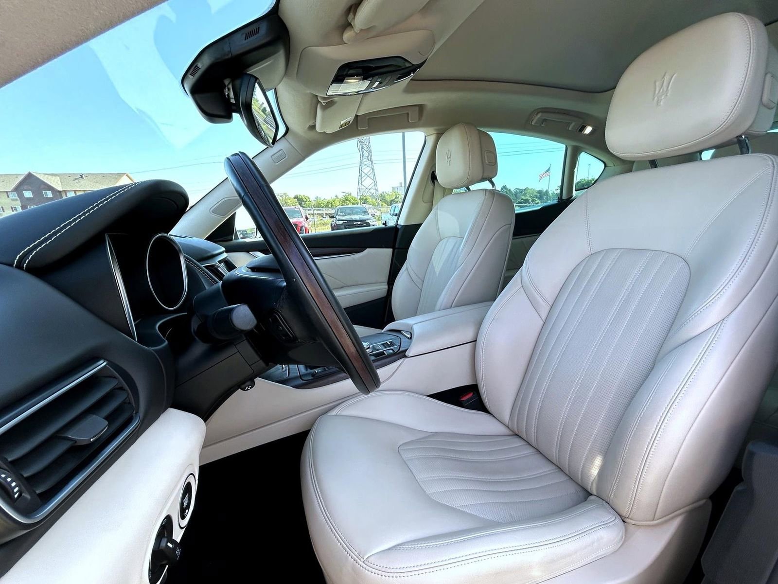 Used 2019 Maserati Levante GranLusso image 10