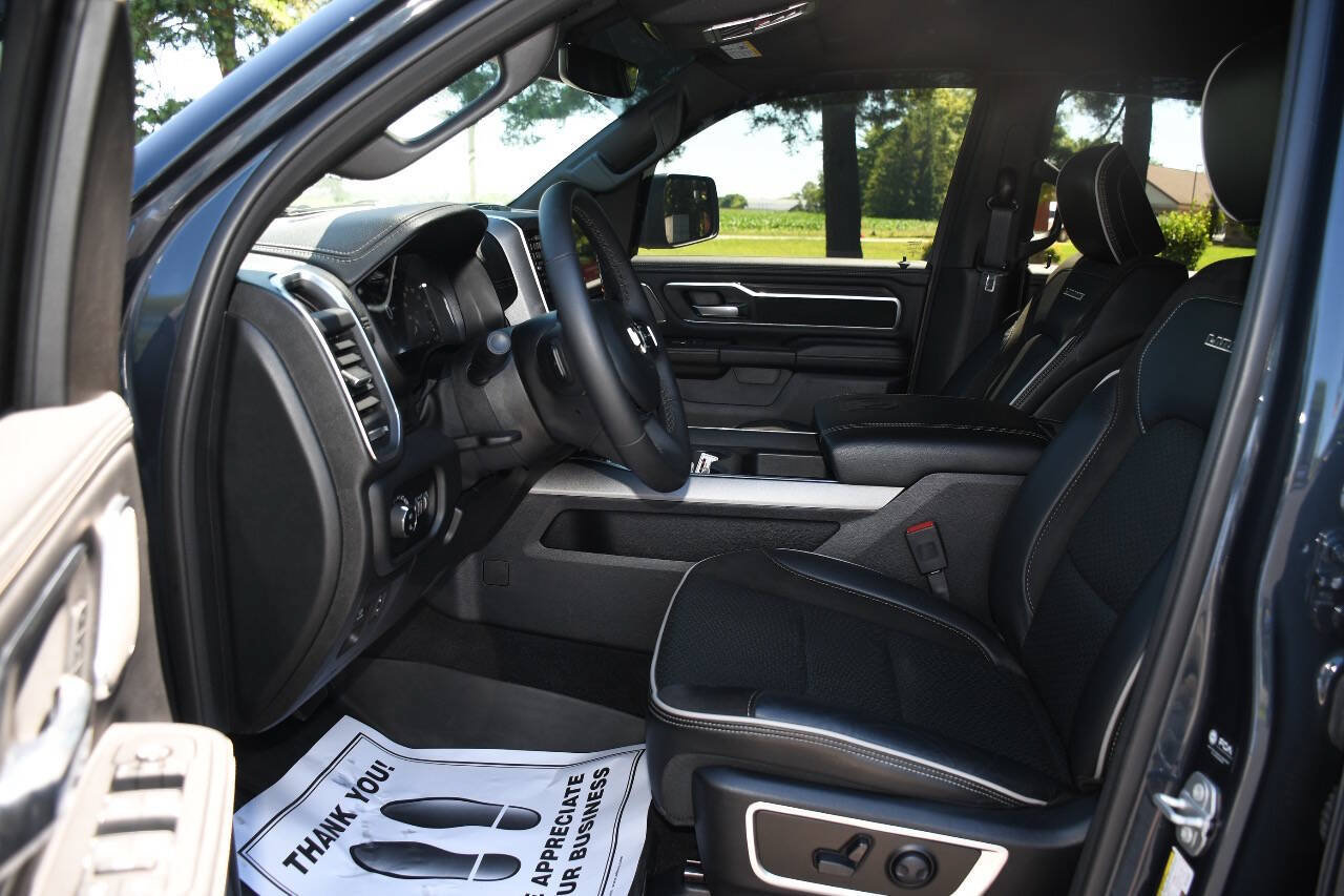 Used 2025 RAM 1500 Laramie AWD/4WD image 11