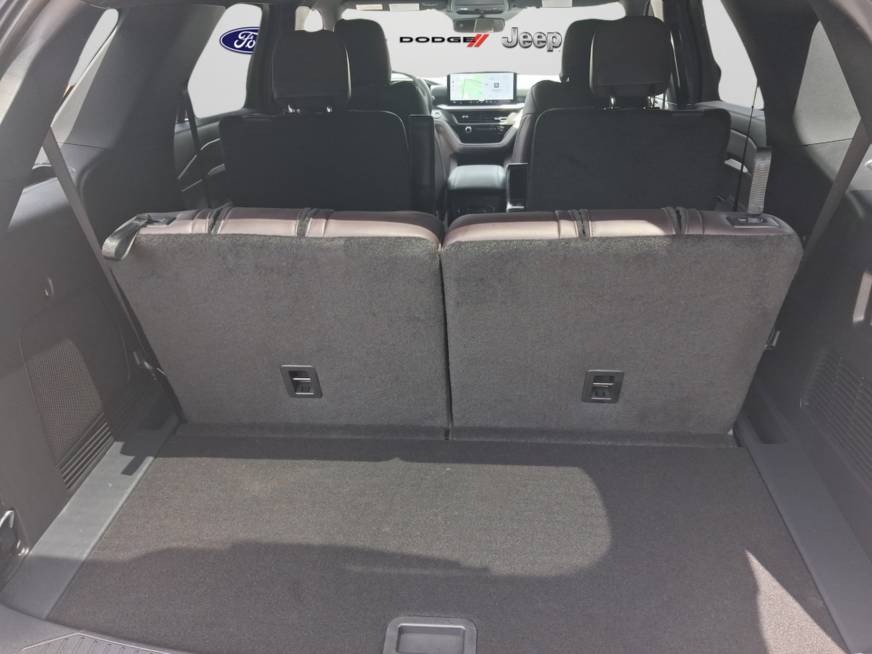 Used 2026 Ford Explorer Platinum RWD image 10