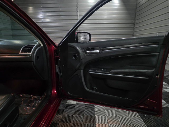 Used 2017 Chrysler 300 Limited w/ Value Package image 32