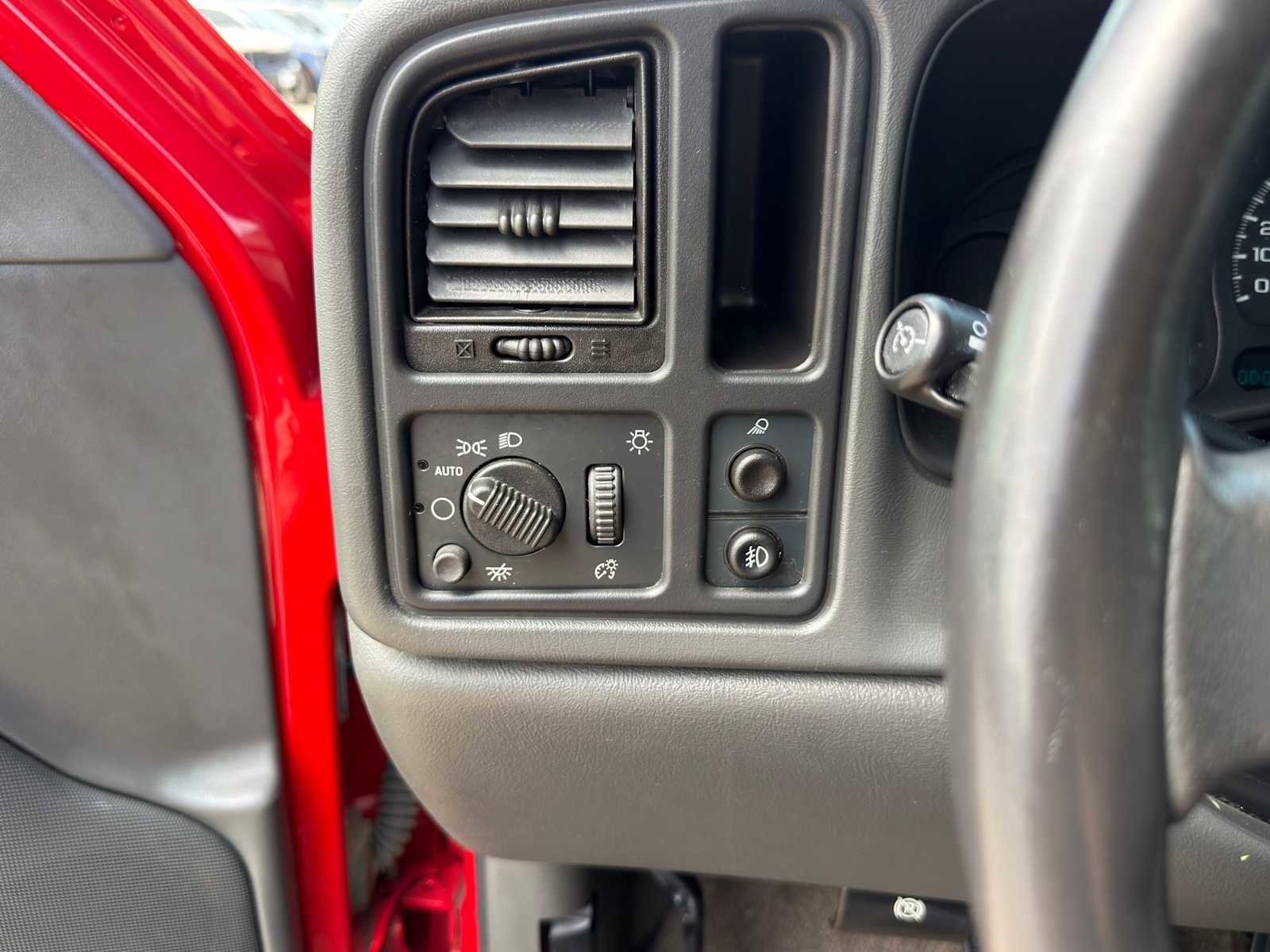 Used 2003 Chevrolet Avalanche 2WD image 15