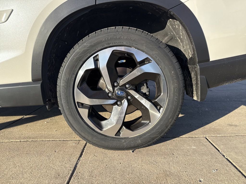 Used 2023 Subaru Forester Touring image 32