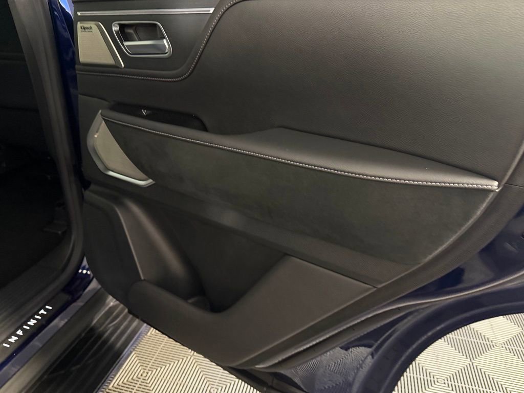 Used 2025 INFINITI QX80 Sensory AWD/4WD image 29