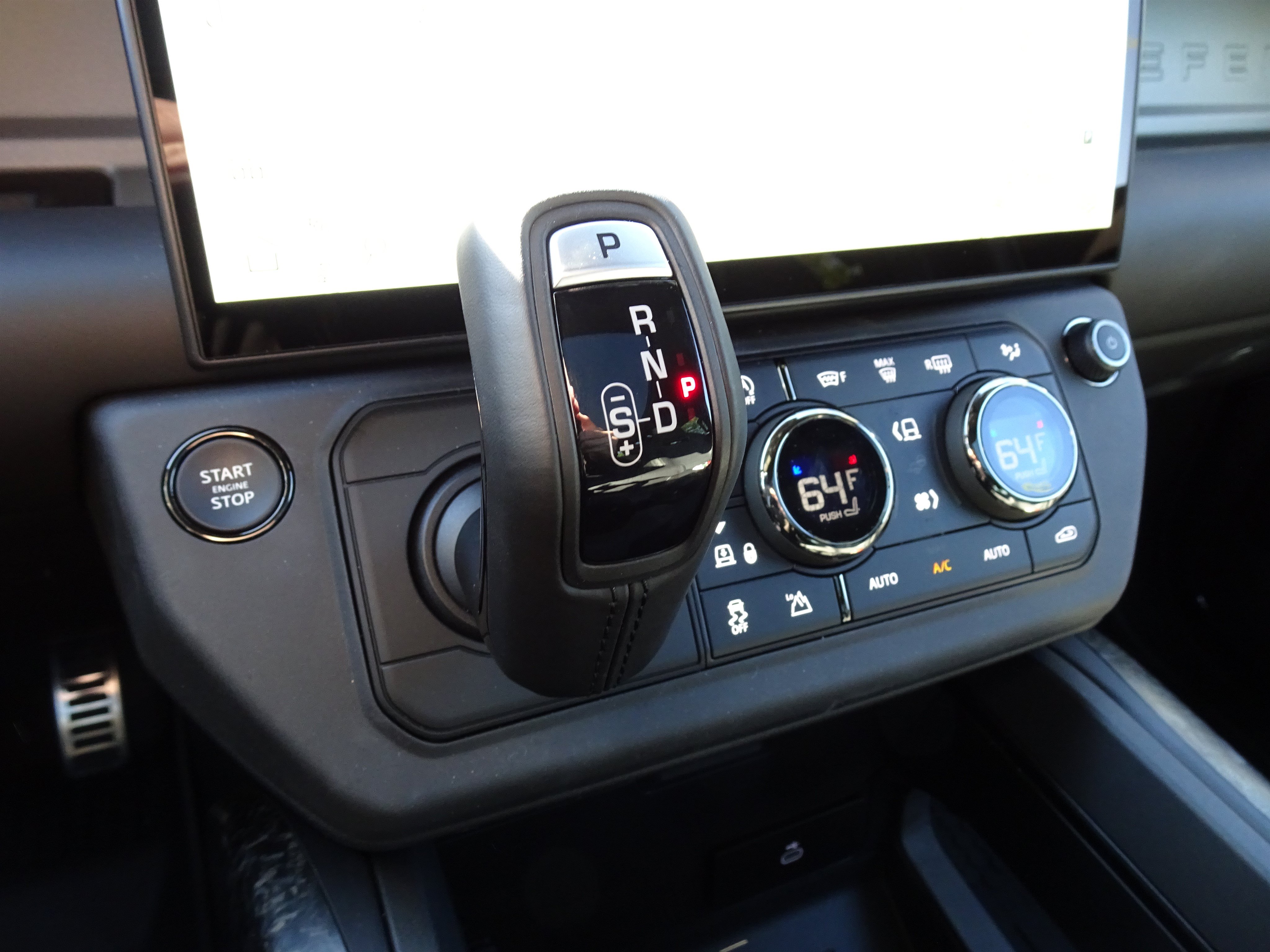 New 2026 Land Rover Defender 110 OCTA AWD/4WD image 25