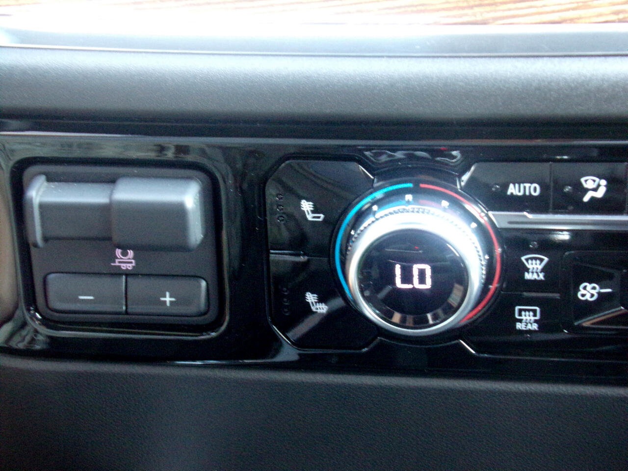 Used 2023 GMC Sierra 1500 Elevation image 25