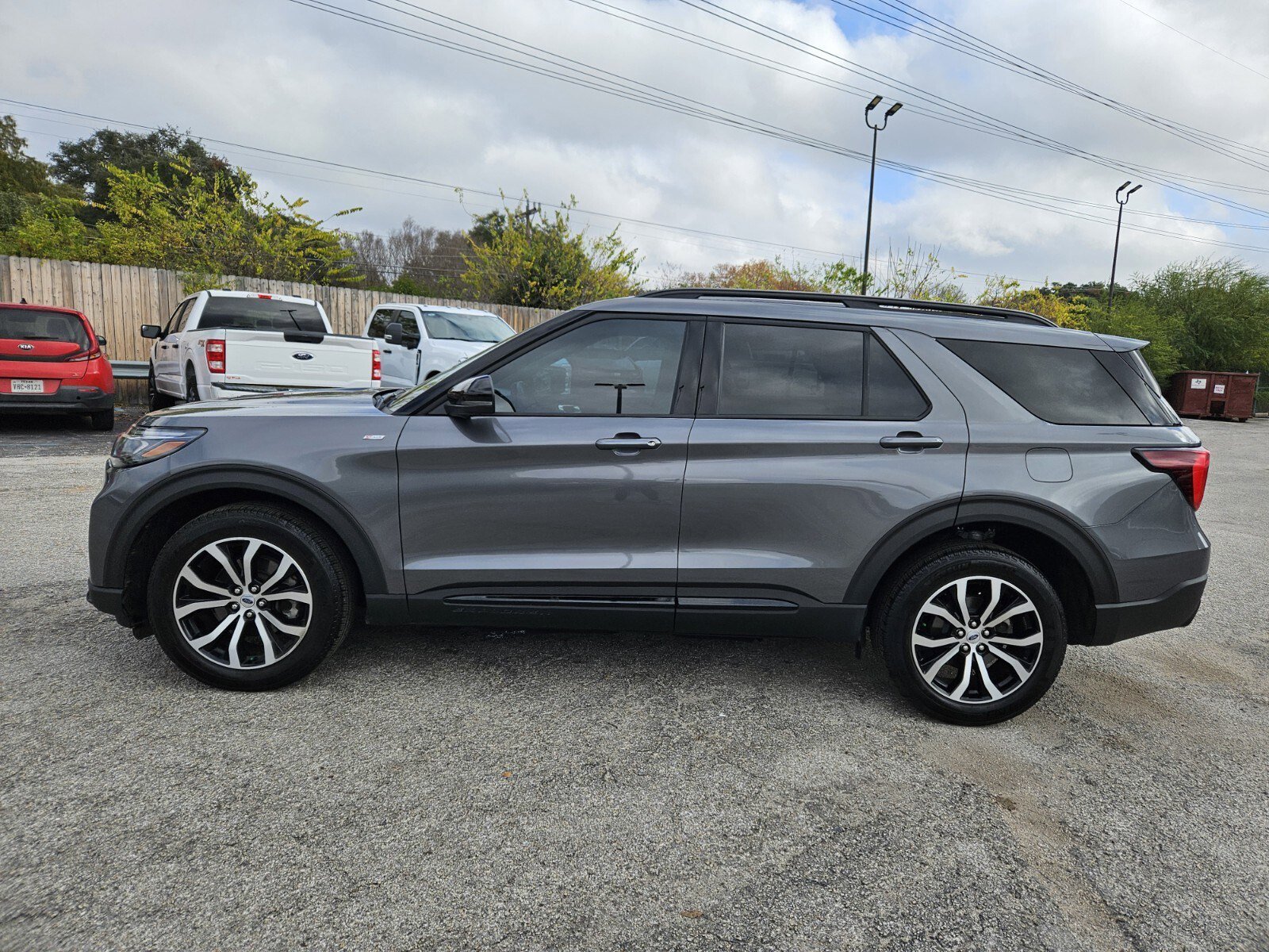Certified 2025 Ford Explorer ST-Line image 7