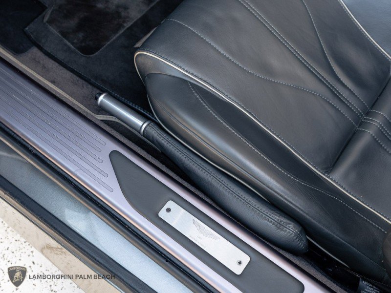 Used 2015 Aston Martin DB9 Volante image 34