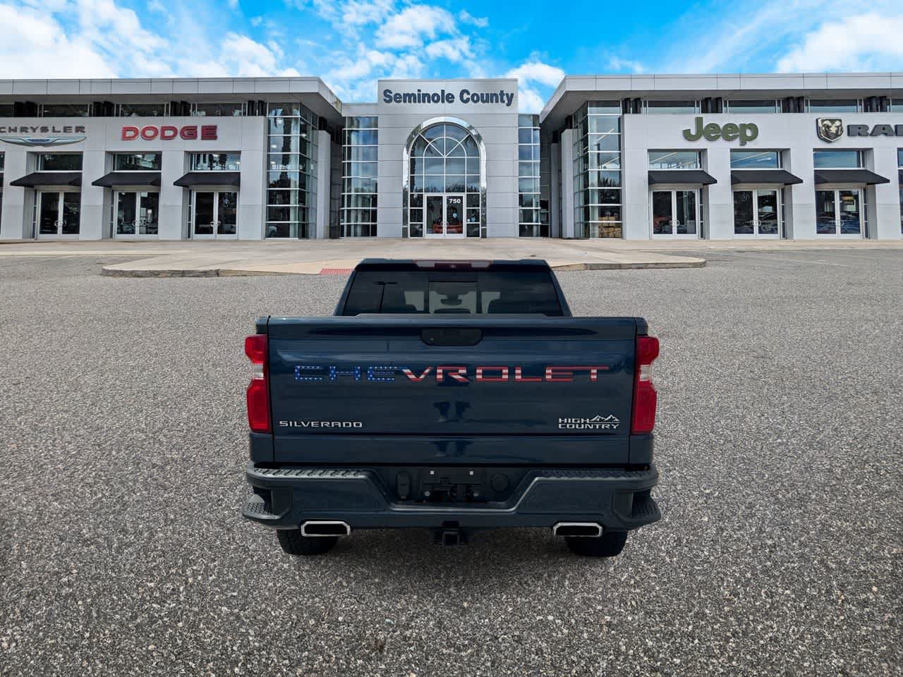 Used 2019 Chevrolet Silverado 1500 High Country w/ Technology Package RWD image 7
