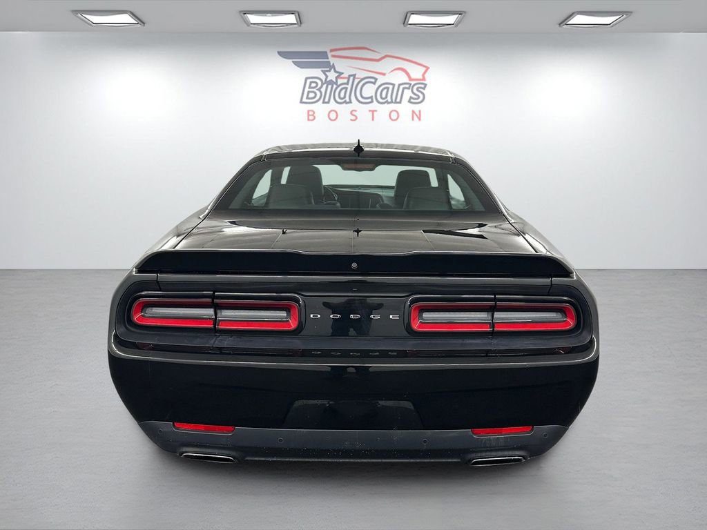 Used 2018 Dodge Challenger SXT Plus image 5