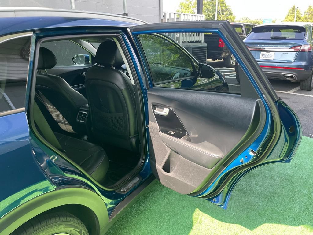 Used 2019 Kia Niro Touring FWD image 13