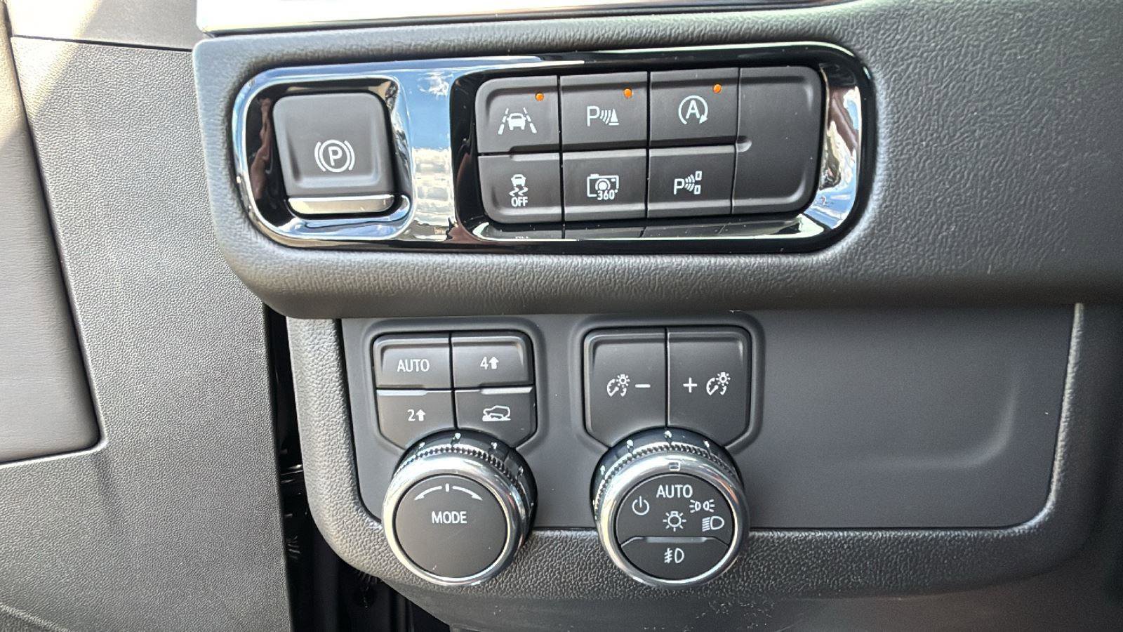 New 2026 GMC Yukon Elevation w/ LPO, Elevation Black Package image 14