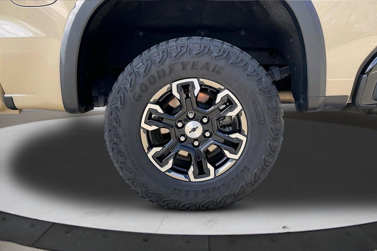 Used 2022 Chevrolet Silverado 1500 ZR2 w/ Technology Package image 37