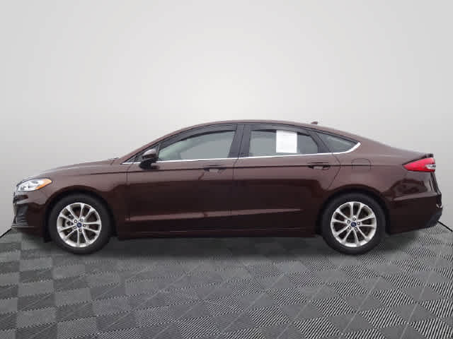 Used 2019 Ford Fusion SE FWD image 2