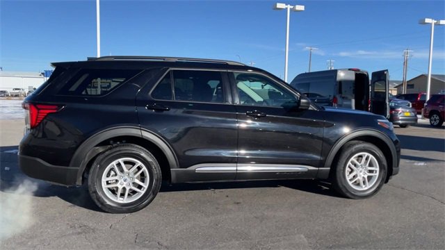 Used 2025 Ford Explorer Active image 2
