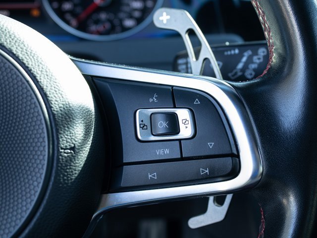 Used 2020 Volkswagen GTI SE image 12