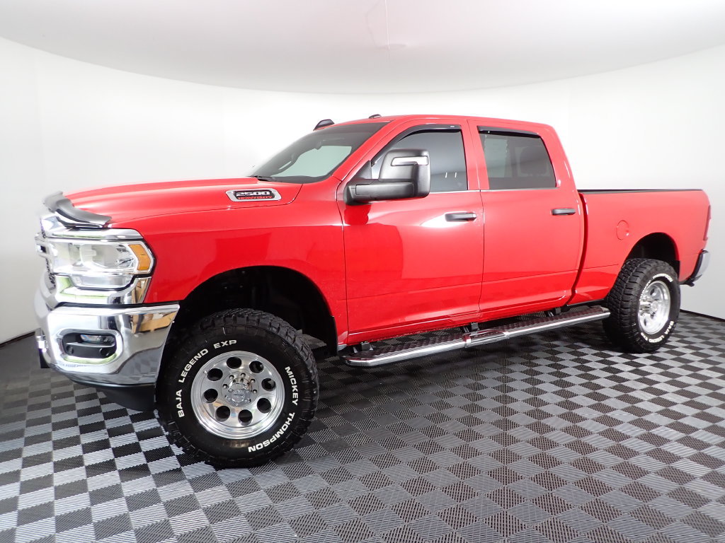 Used 2024 RAM 2500 Tradesman w/ Chrome Appearance Group AWD/4WD image 9