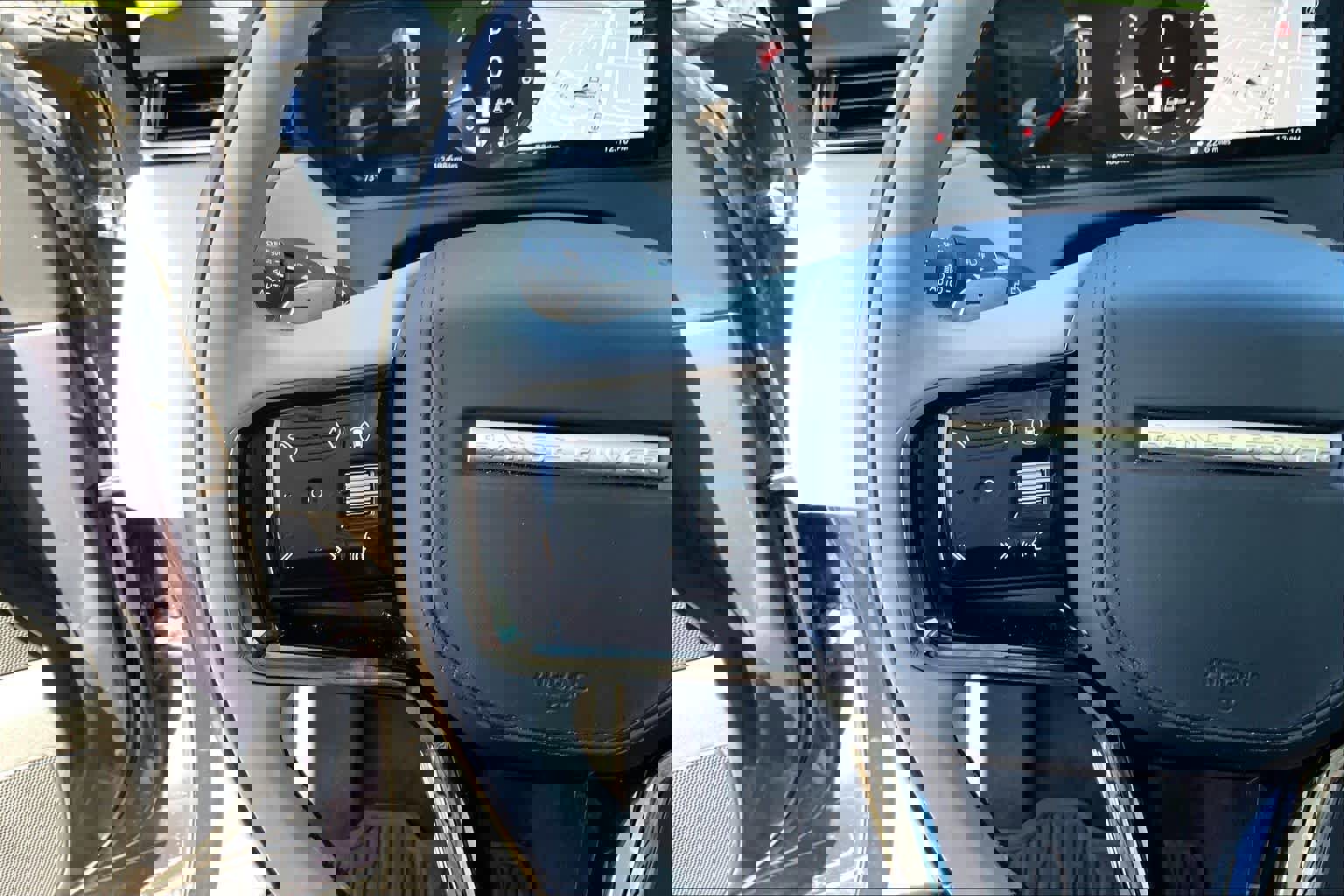 Used 2025 Land Rover Range Rover Velar Dynamic SE image 22