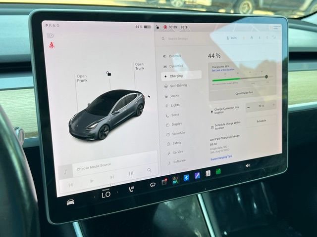 Used 2018 Tesla Model 3 Long Range RWD image 23