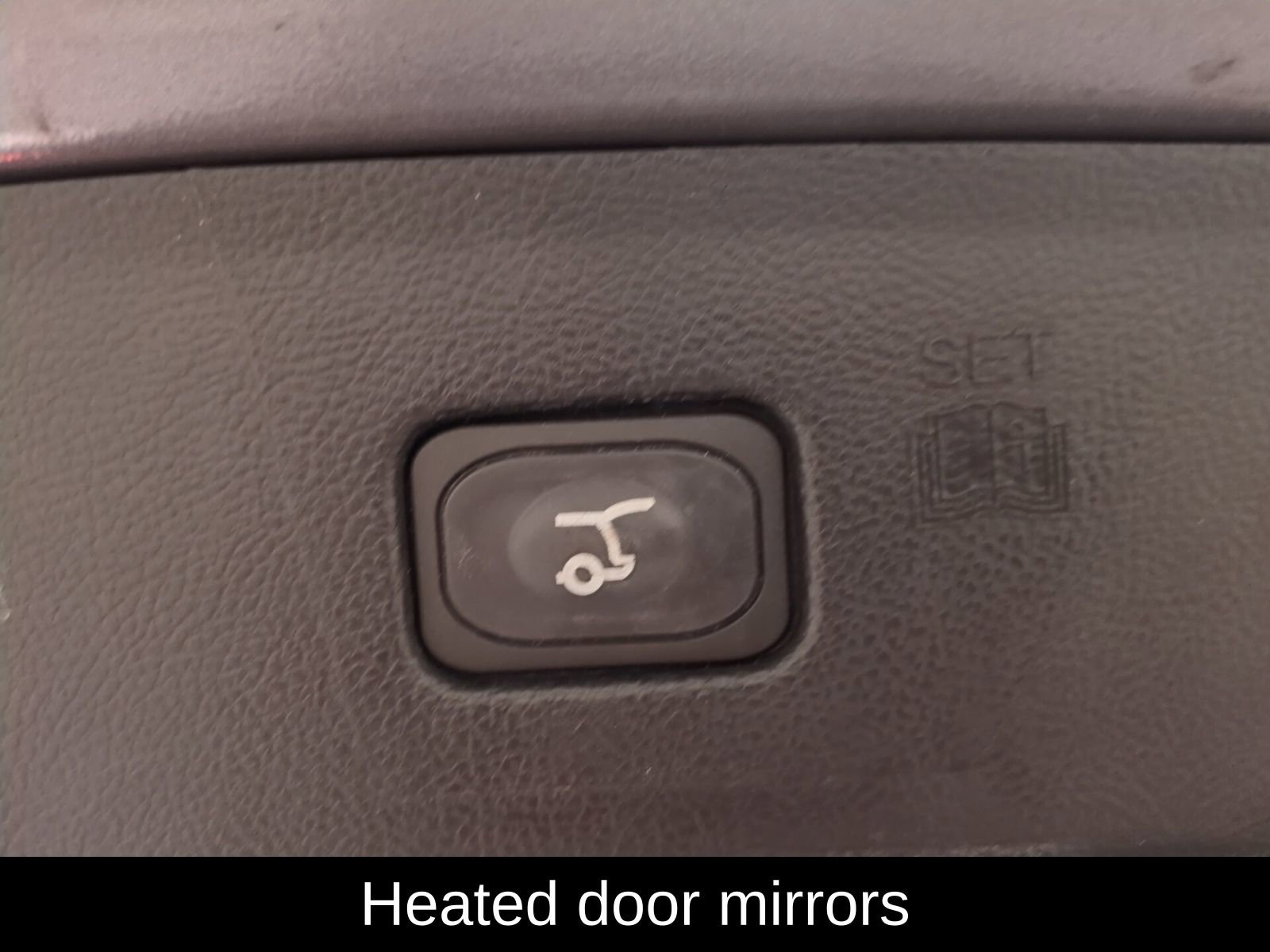 Used 2021 Ford Edge Titanium image 14