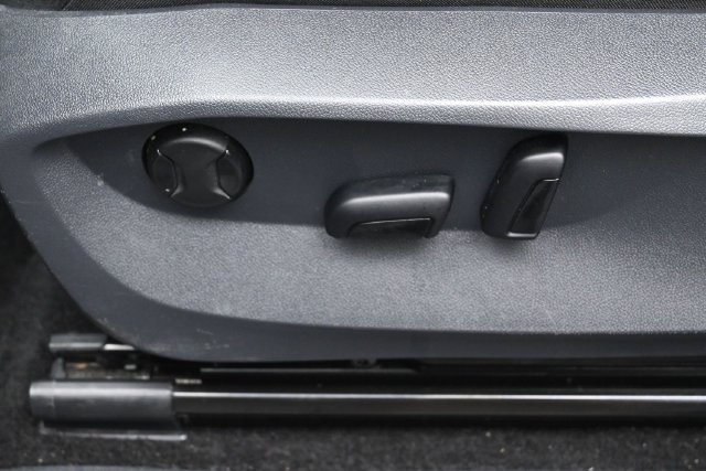 Used 2023 Volkswagen Tiguan SE FWD image 10